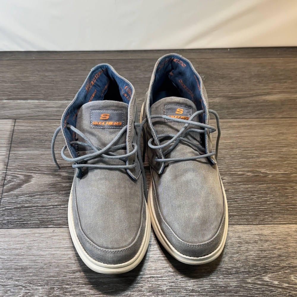 Skechers Gray Canvas Sneakers men’s size 10 (j168)